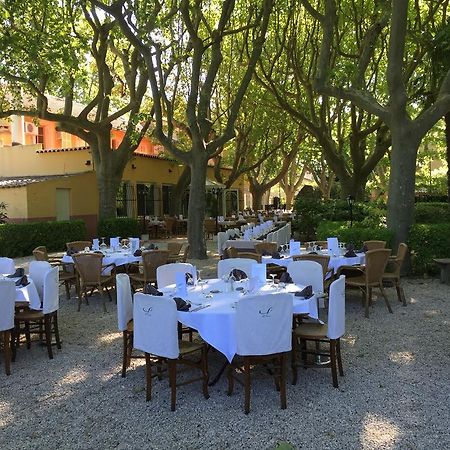 ホテル La Touloubre La Barben エクステリア 写真