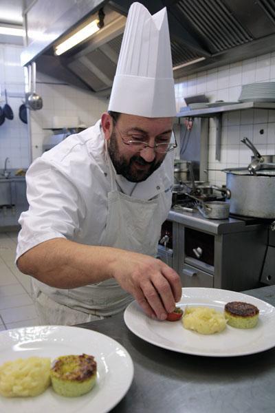 ホテル La Touloubre La Barben エクステリア 写真