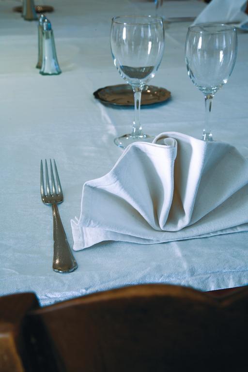 ホテル La Touloubre La Barben エクステリア 写真